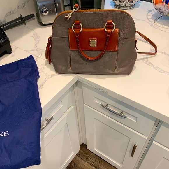 Dooney and Bourke satchel with Certificates - Picture 4 of 7